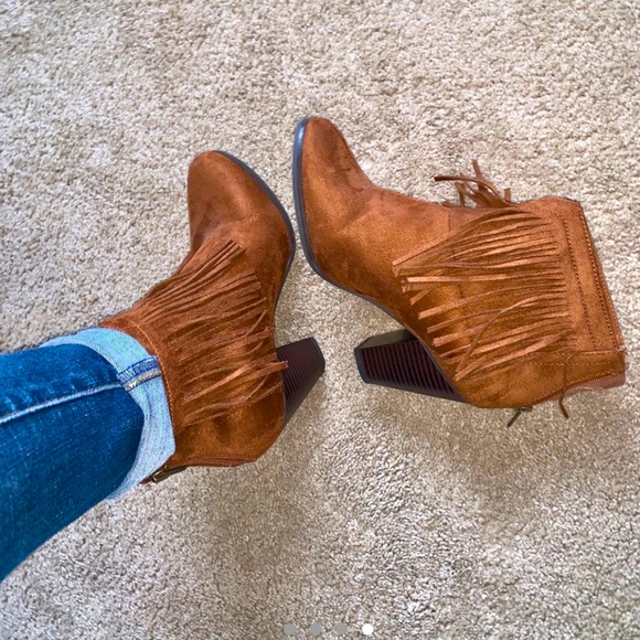 Little brown booties 🤎 - Picture 2 of 4